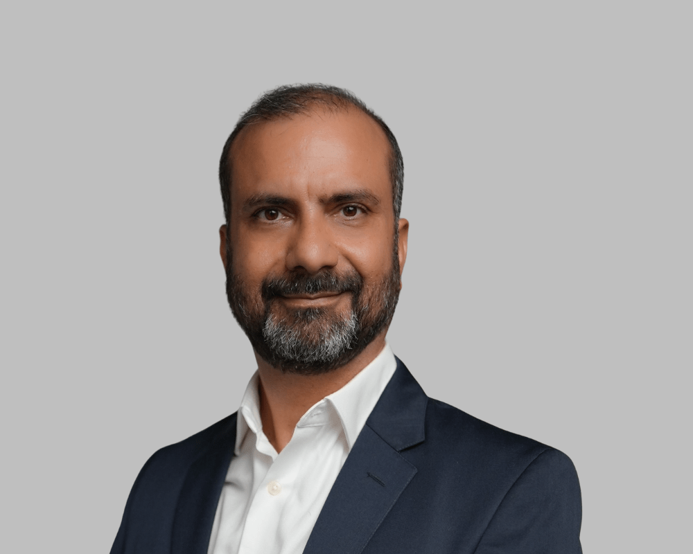 Accomplished executive and leadership coach Glen Powell guides growth at Coaching Centre through leadership coaching sessions